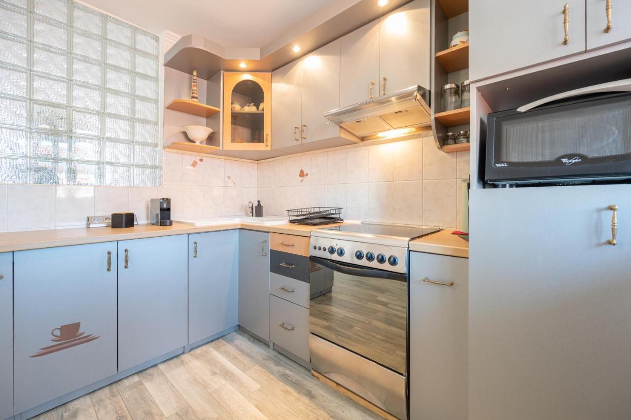 Appartamento Haga Flat Gran Varadino Esterno foto